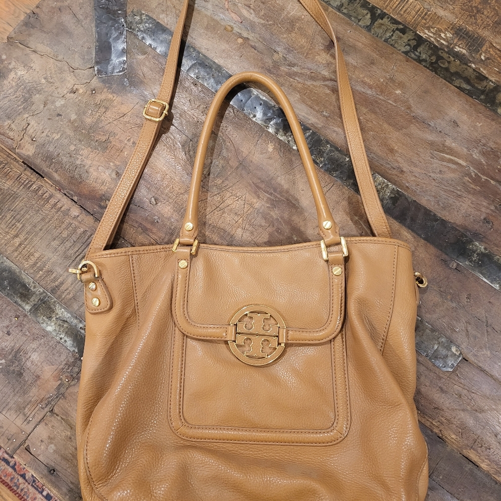Tory Burch Tan leather bag with Gold TB insignia
